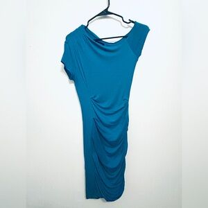 🩵 bebe🩵 Assymetric Bodycon Dress